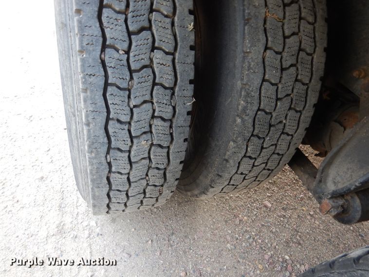 image for item HP9874 2002 Freightliner FL80  box truck