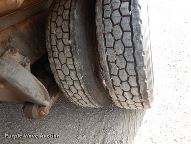 image for item HP9874 2002 Freightliner FL80  box truck