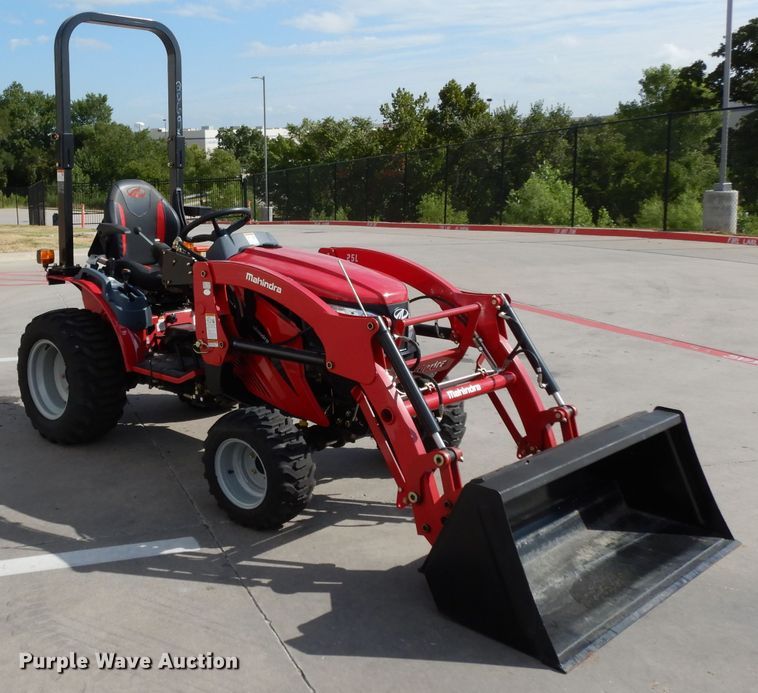 image for item HR9567 2016 Mahindra eMax 22L  MFWD tractor