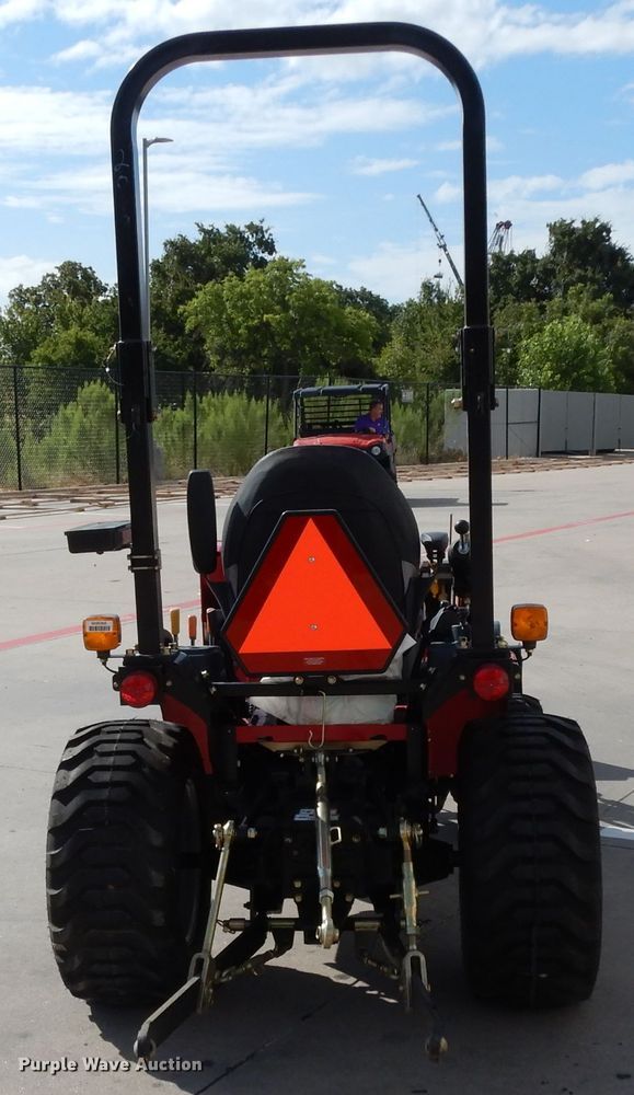 image for item HR9567 2016 Mahindra eMax 22L  MFWD tractor