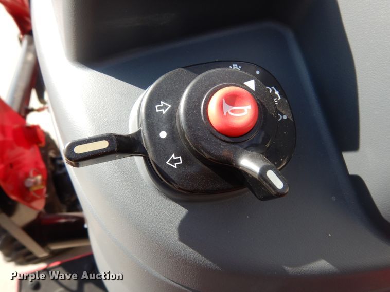 image for item HR9567 2016 Mahindra eMax 22L  MFWD tractor