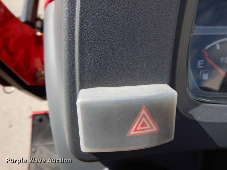 image for item HR9567 2016 Mahindra eMax 22L  MFWD tractor