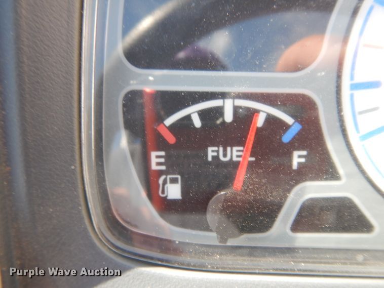 image for item HR9567 2016 Mahindra eMax 22L  MFWD tractor