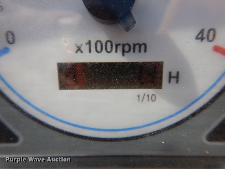 image for item HR9567 2016 Mahindra eMax 22L  MFWD tractor