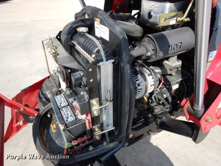 image for item HR9567 2016 Mahindra eMax 22L  MFWD tractor