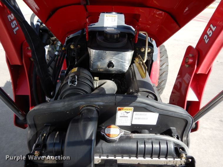 image for item HR9567 2016 Mahindra eMax 22L  MFWD tractor