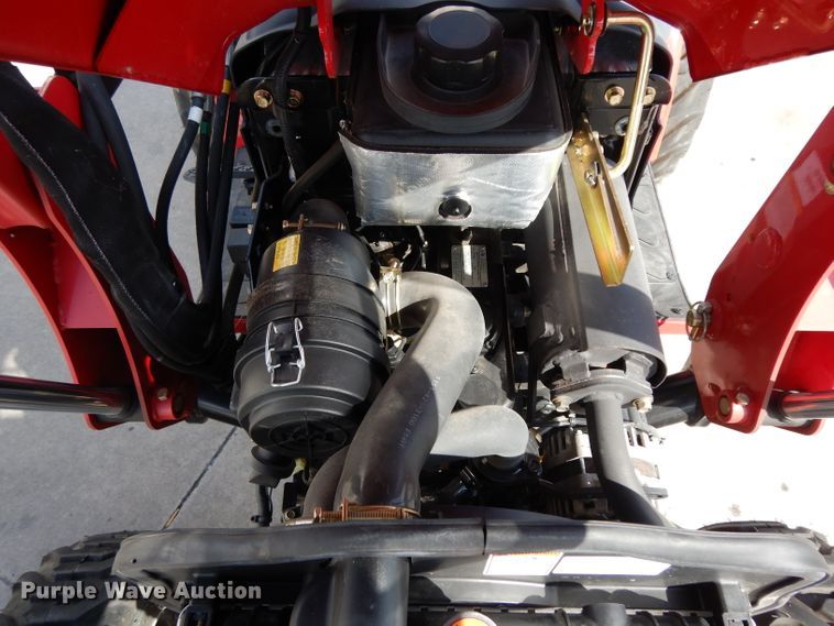 image for item HR9567 2016 Mahindra eMax 22L  MFWD tractor