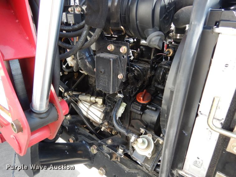 image for item HR9567 2016 Mahindra eMax 22L  MFWD tractor