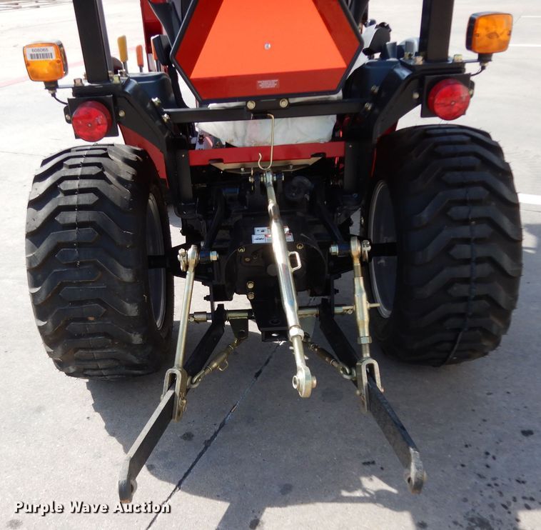 image for item HR9567 2016 Mahindra eMax 22L  MFWD tractor