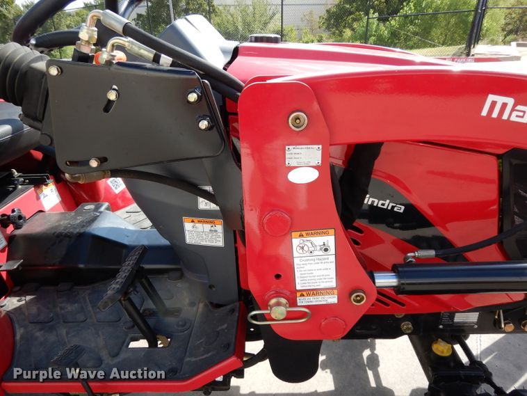 image for item HR9567 2016 Mahindra eMax 22L  MFWD tractor