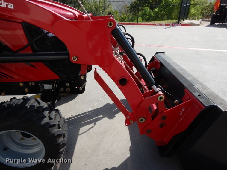 image for item HR9567 2016 Mahindra eMax 22L  MFWD tractor