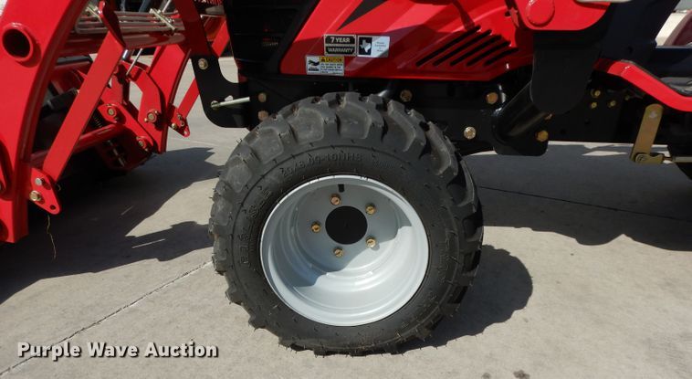 image for item HR9567 2016 Mahindra eMax 22L  MFWD tractor