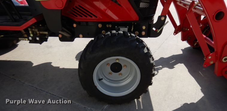 image for item HR9567 2016 Mahindra eMax 22L  MFWD tractor
