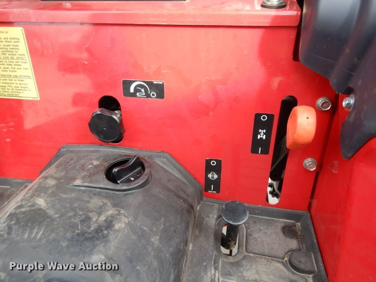 image for item HR9568 2019 Mahindra 1635H  MFWD tractor