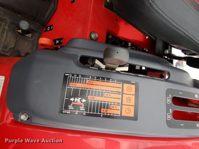 image for item HR9568 2019 Mahindra 1635H  MFWD tractor