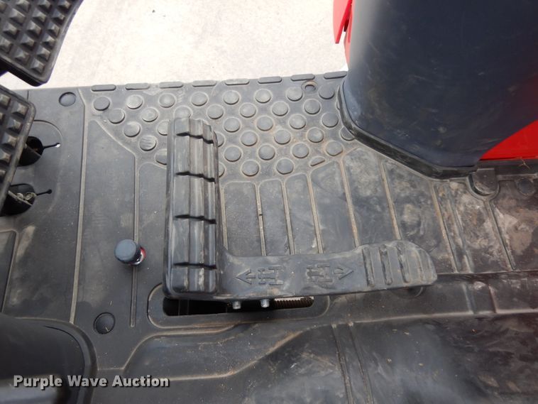 image for item HR9568 2019 Mahindra 1635H  MFWD tractor