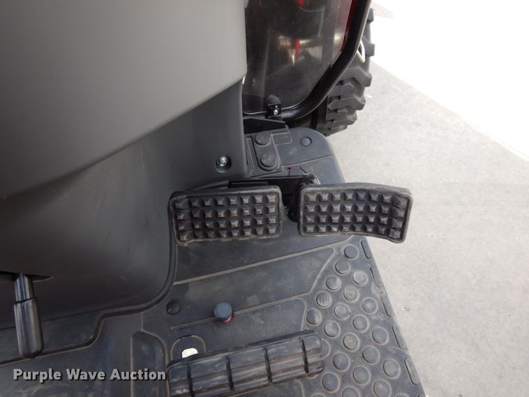 image for item HR9568 2019 Mahindra 1635H  MFWD tractor