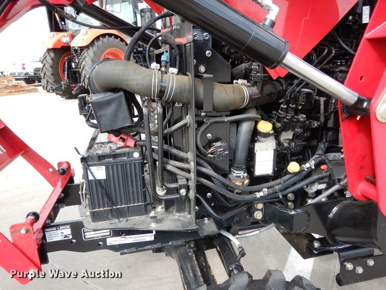 image for item HR9568 2019 Mahindra 1635H  MFWD tractor