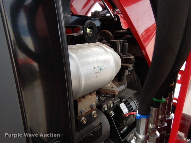 image for item HR9568 2019 Mahindra 1635H  MFWD tractor