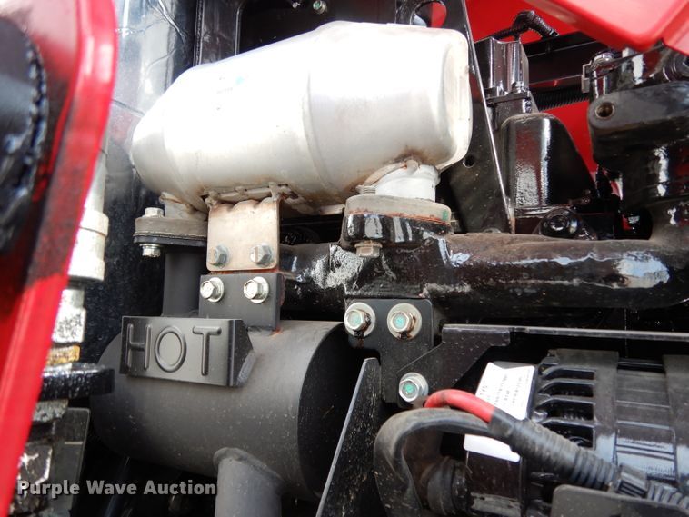 image for item HR9568 2019 Mahindra 1635H  MFWD tractor