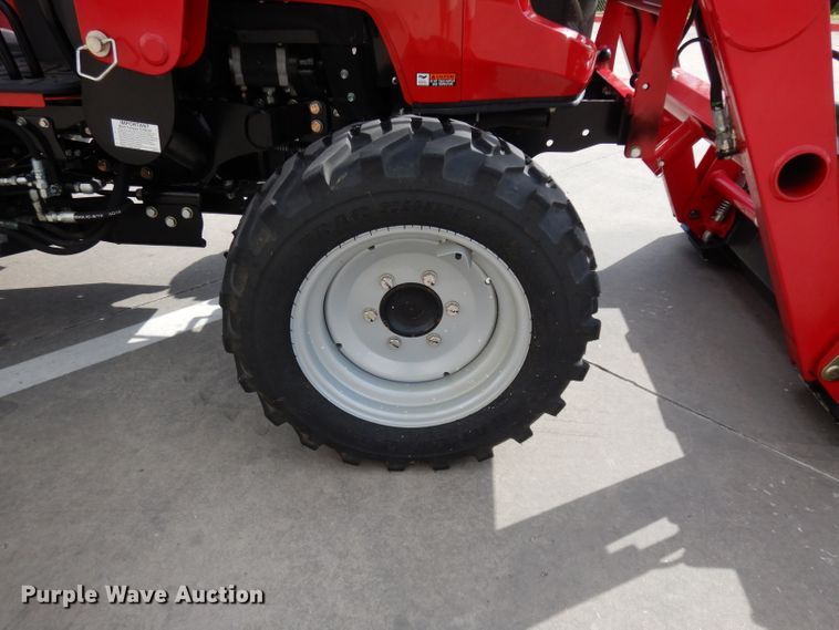 image for item HR9568 2019 Mahindra 1635H  MFWD tractor