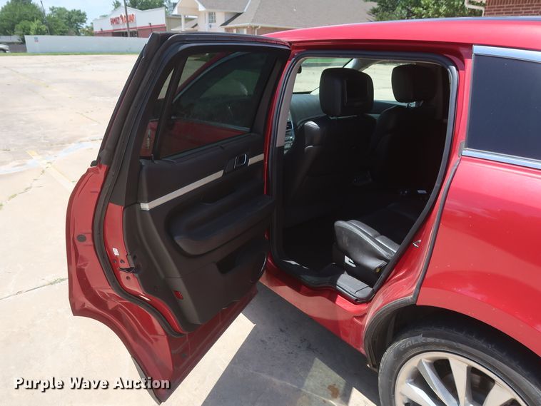 image for item HT9551 2010 Lincoln MKT  SUV