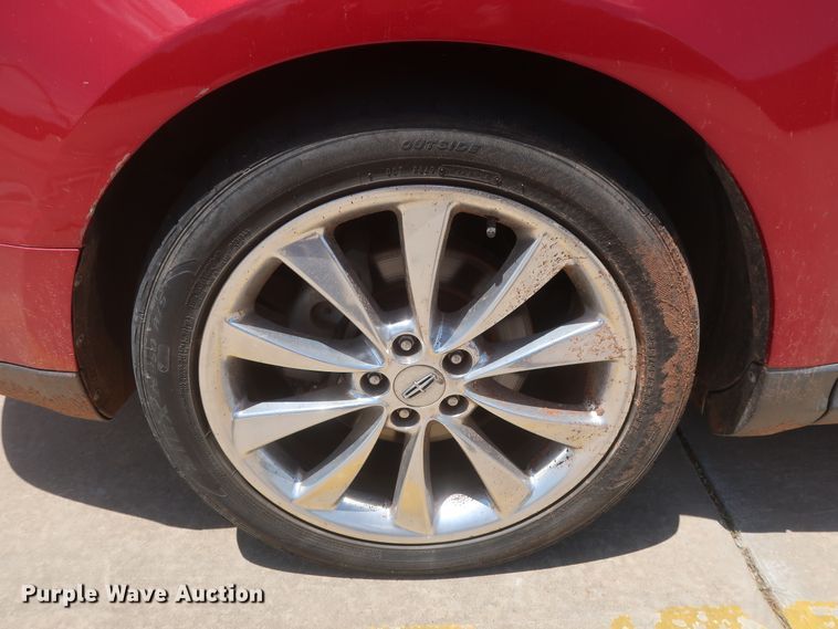 image for item HT9551 2010 Lincoln MKT  SUV