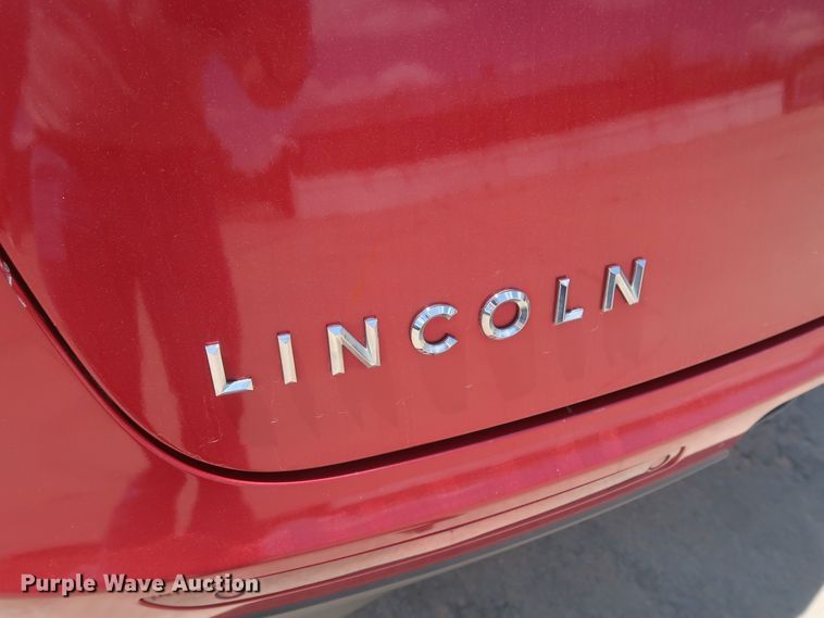 image for item HT9551 2010 Lincoln MKT  SUV