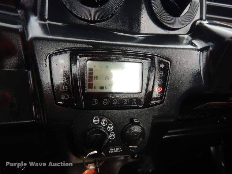 image for item HW9254 2019 Kubota RTV-1100C  utility vehicle