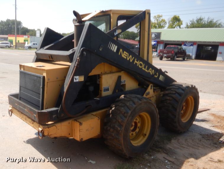 image for item HW9263 1984 New Holland 785  skid steer loader
