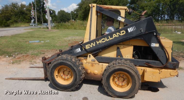 image for item HW9263 1984 New Holland 785  skid steer loader