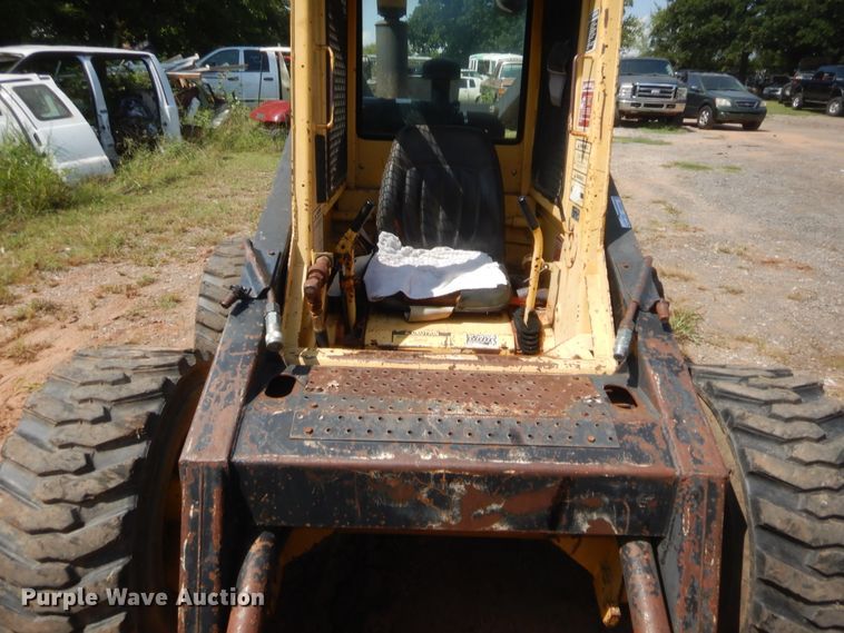 image for item HW9263 1984 New Holland 785  skid steer loader