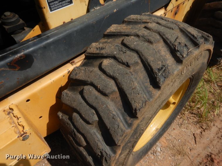 image for item HW9263 1984 New Holland 785  skid steer loader