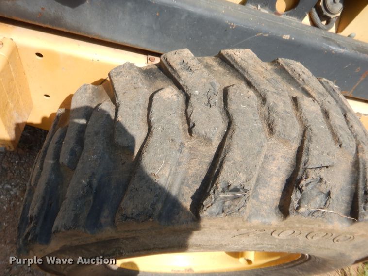 image for item HW9263 1984 New Holland 785  skid steer loader