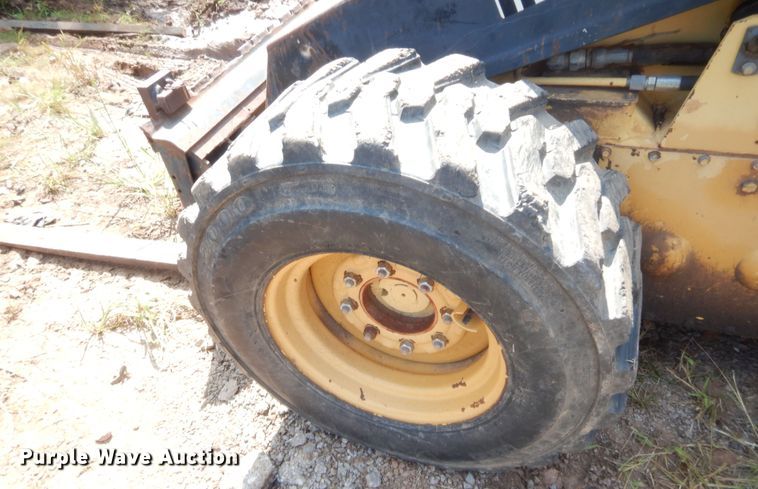 image for item HW9263 1984 New Holland 785  skid steer loader