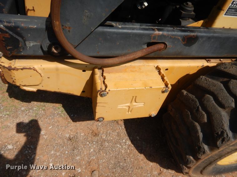 image for item HW9263 1984 New Holland 785  skid steer loader