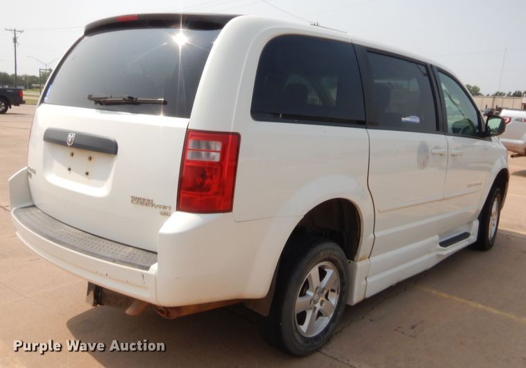 image for item HW9266 2010 Dodge Grand Caravan  van