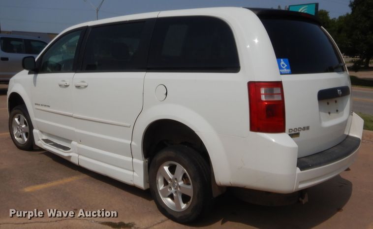 image for item HW9266 2010 Dodge Grand Caravan  van