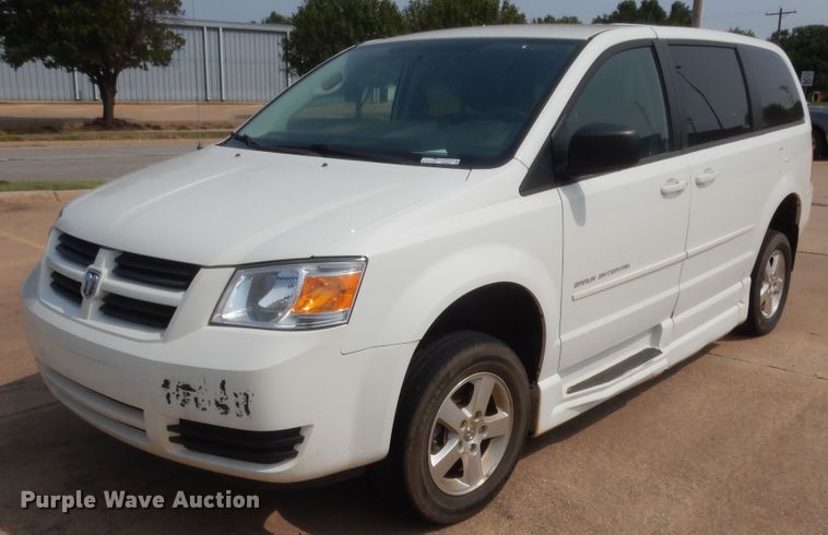 image for item HW9267 2010 Dodge Grand Caravan  van