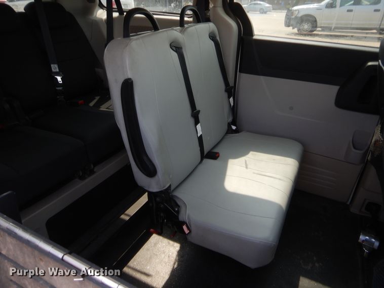 image for item HW9267 2010 Dodge Grand Caravan  van