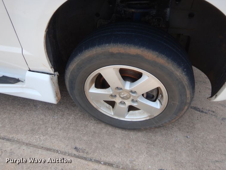 image for item HW9267 2010 Dodge Grand Caravan  van