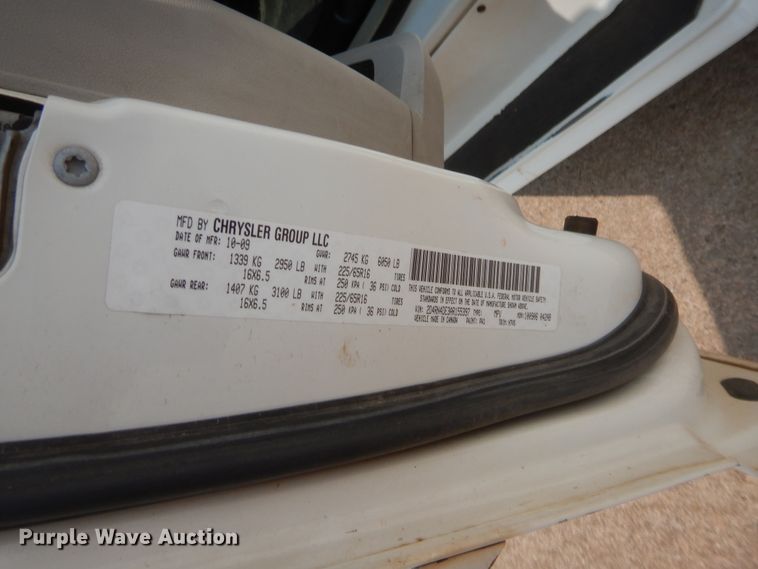 image for item HW9267 2010 Dodge Grand Caravan  van