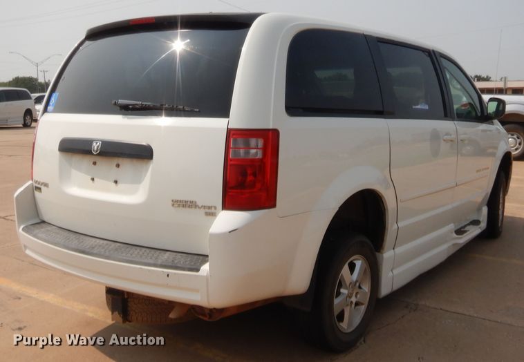 image for item HW9268 2010 Dodge Grand Caravan  van