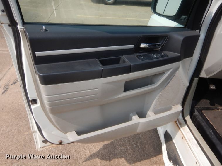 image for item HW9268 2010 Dodge Grand Caravan  van