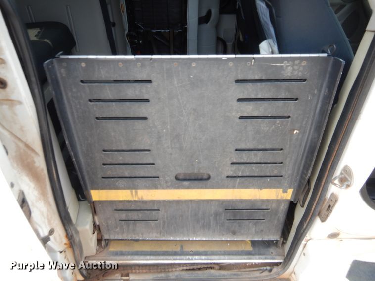 image for item HW9268 2010 Dodge Grand Caravan  van