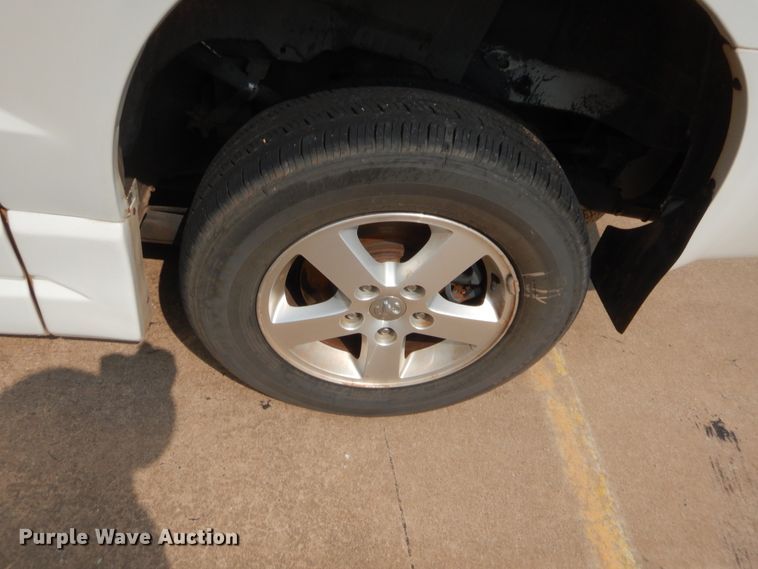 image for item HW9268 2010 Dodge Grand Caravan  van