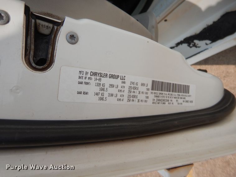 image for item HW9268 2010 Dodge Grand Caravan  van