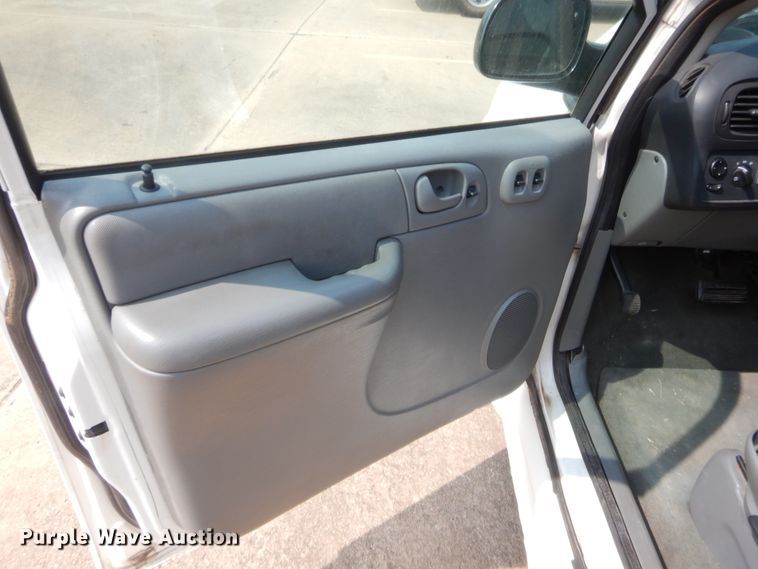 image for item HW9269 2007 Dodge Grand Caravan  van