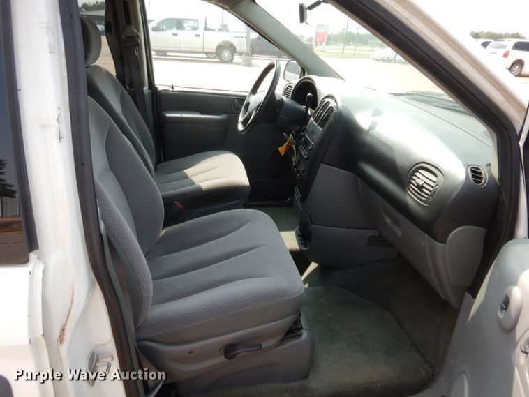 image for item HW9269 2007 Dodge Grand Caravan  van