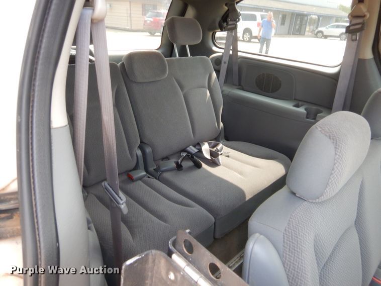 image for item HW9269 2007 Dodge Grand Caravan  van